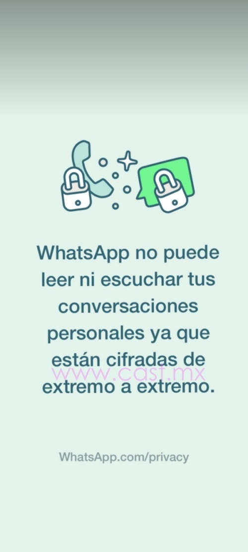 Whatsapp NO puede leer NI escuchar tus conversaciones personales ya que estam cifradas de extermo a extremo